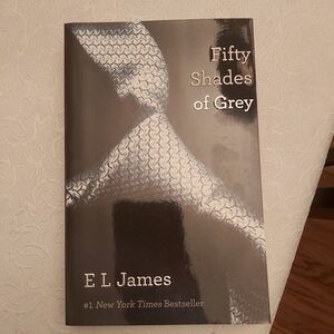 🤯2/$15 Fifty Shades of Grey By E L James - paperback book